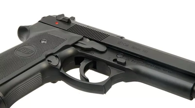 Replika pistoletu M92FS