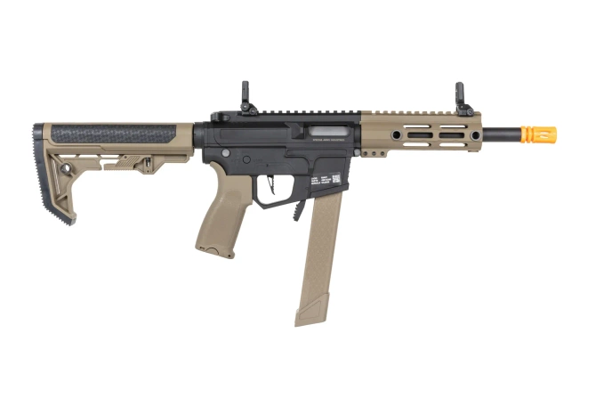 Pistolet maszynowy ASG Specna Arms M4 SA-FX01 FLEX™ HAL ETU Half-Tan z pomarańczowym urządzeniem wylotowym