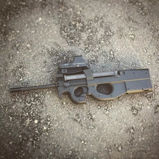 Replika pistoletu maszynowego CM060A