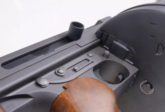 KA-AG-67 Thompson 1928 Chicago