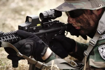 Replika celownika kolimatorowego TO551 - czarna