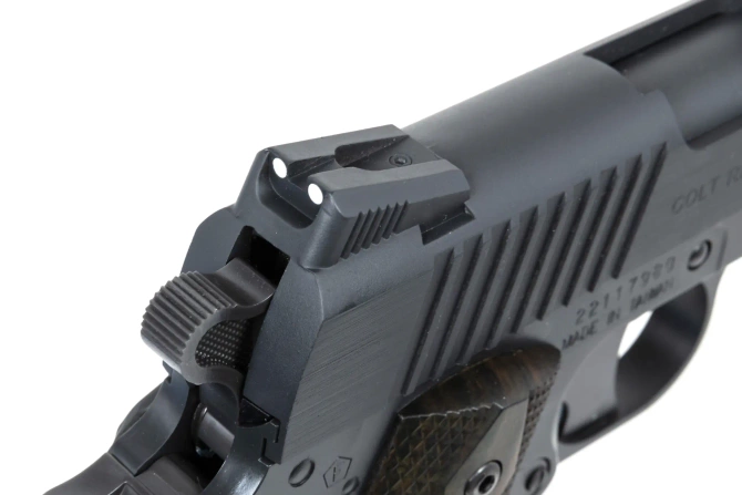 Pistolet ASG Cybergun Colt Rail NBB CO2