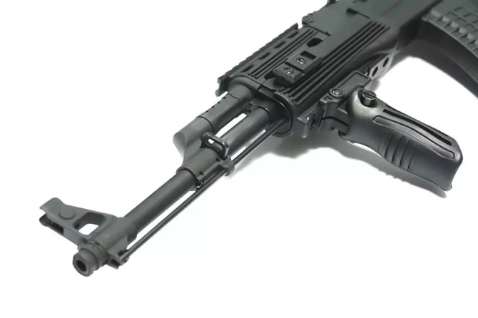 CM028U assault rifle replica