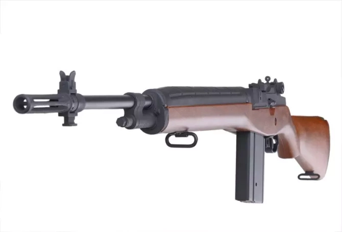 CM032 airsoft rifle - wooden style