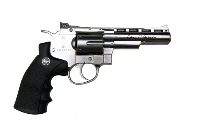 Dan Wesson 4 revolver"