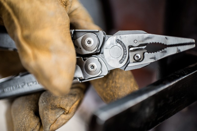 LEATHERMAN SURGE - STAINLESS