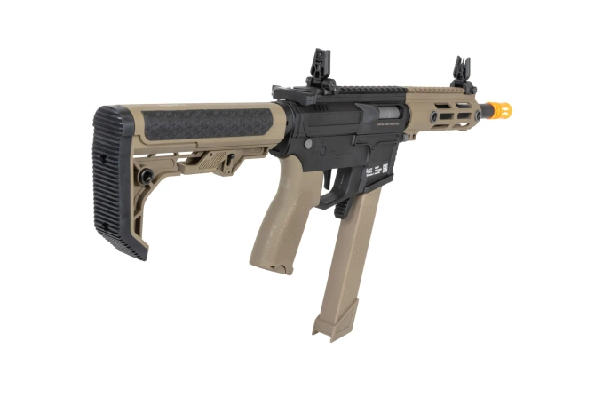 Pistolet maszynowy ASG Specna Arms M4 SA-FX01 FLEX™ HAL ETU Half-Tan z pomarańczowym urządzeniem wylotowym
