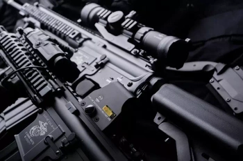 Replika celownika kolimatorowego XTO - czarna