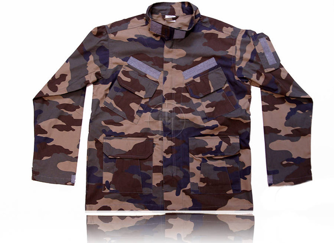 Mundur dziecięcy (komplet) -woodland (rozm. 146/152)