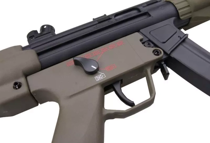 LET-PM5-A5 sub-machinegun replica