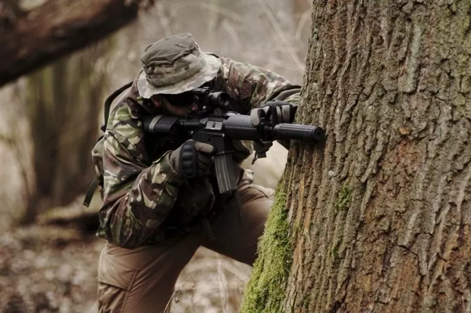 Replika celownika kolimatorowego Battle II z celownikiem laserowym