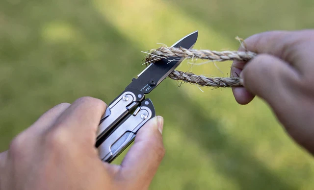 LEATHERMAN ARC® - Stainless and Black DLC