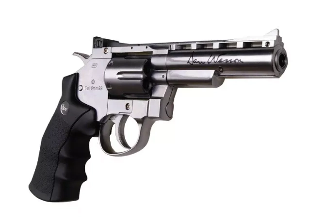 Rewolwer Dan Wesson 4"