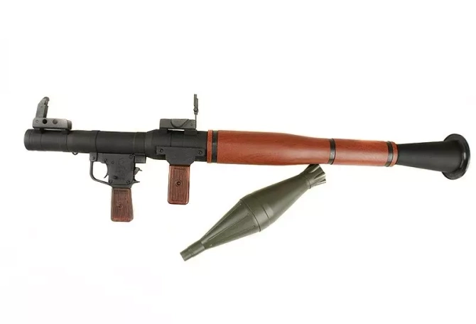 Replika granatnika RPG-7