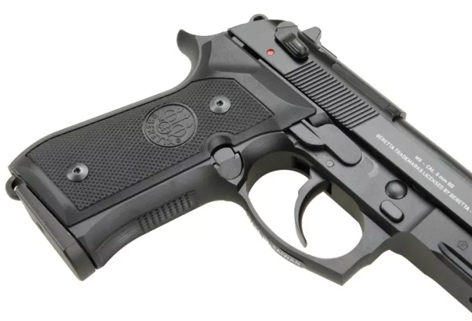 Replika pistoletu typu BERETTA M9 BlowBack GGB