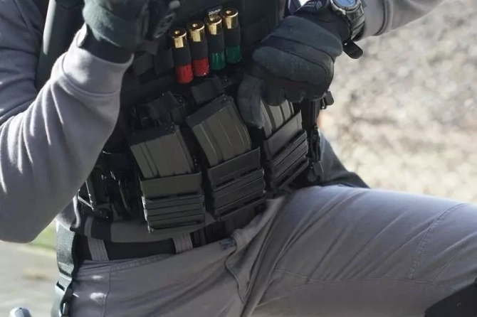 Rush Plate Carrier Tactical Vest - Black