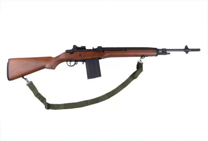 CM032 airsoft rifle - wooden style