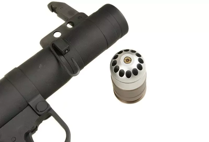 Replika granatnika RPG-7